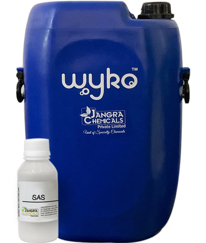 Leather and Vinyl Polish - Liquid, Universal Use on Plastic, Leather, Vinyl, Rubber Surfaces | Non-Fading Shine, Excellent Spreadability, 36 Months Expiration