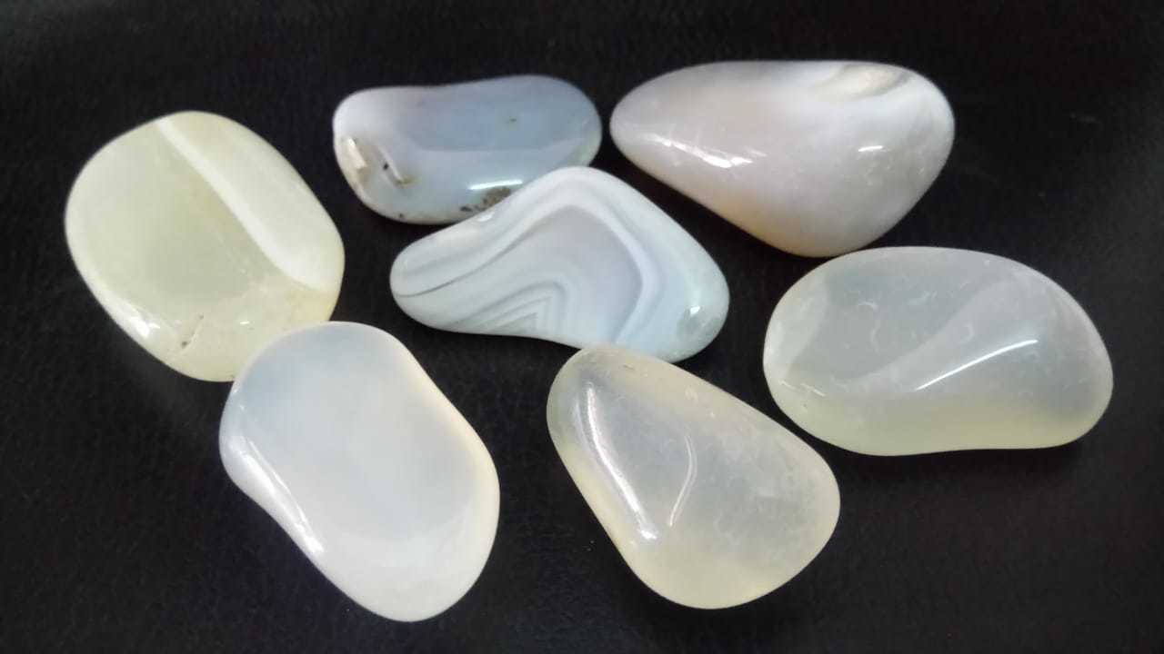 Transperant Banded Agate Polished Pebbles Medium Size Stone Solid Surface