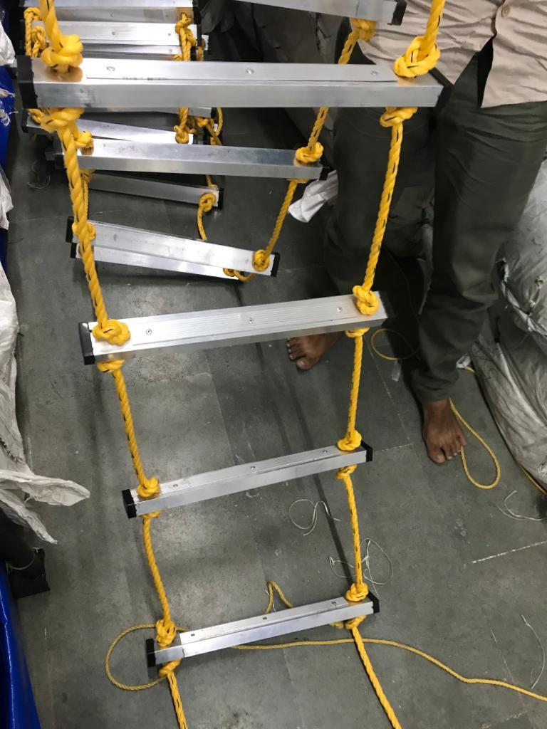 Aluminium Rope Ladder - 6" Width 15" Step Distance 20mm Lifeline With Two Carabiner Hooks | Industrial Use Commercial Applications