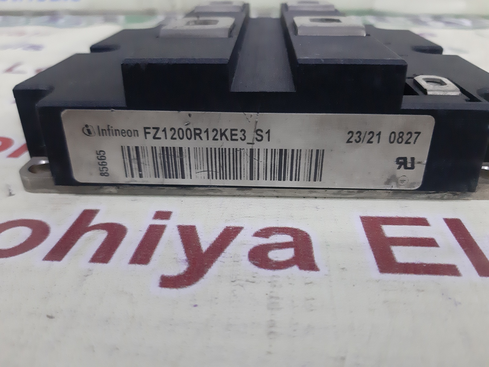 Infineon Igbt - Insulated Plastic Housing 134x62x30mm, 600/1200/1700v, 75a | Fast Switching, Low Saturation Voltage, Integrated Diode