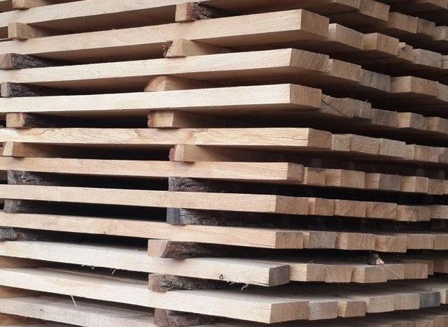 Oak Wood - Select Quality European Oak For Barrel Making, 12-15% Moisture Content, Various Dimensions, Pallet Packaging