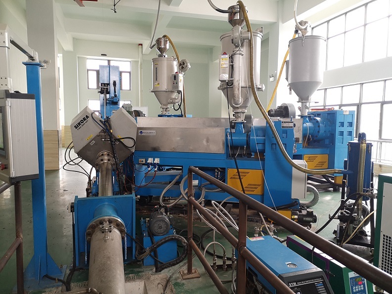 Three Extruder