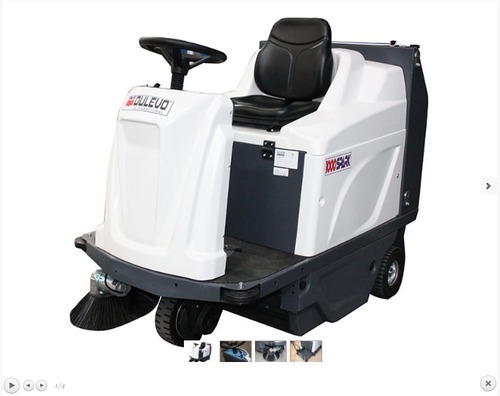 बैटरी से चलने वाला राइड ऑन स्वीपर