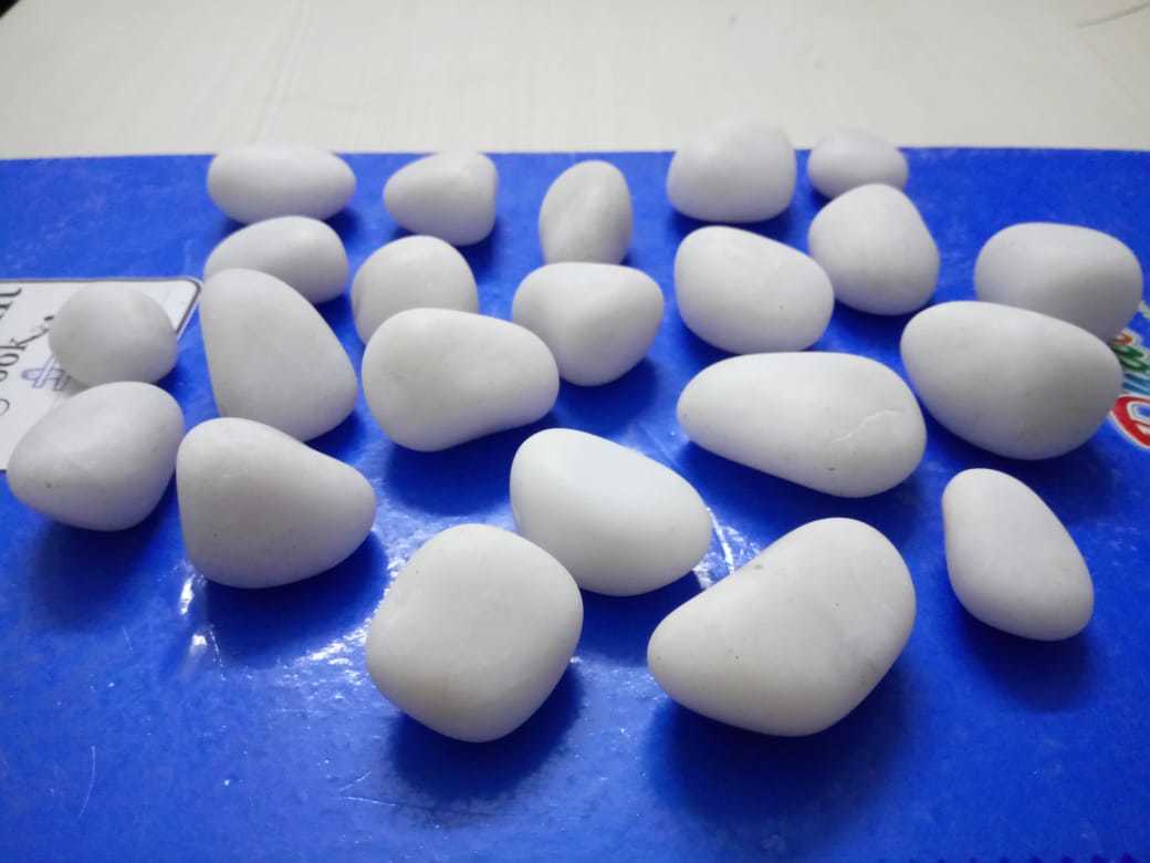 Cheap Price Decorative Garden Stone Pebble Patio Pebble Stone Wholesale White Pebble Solid Surface