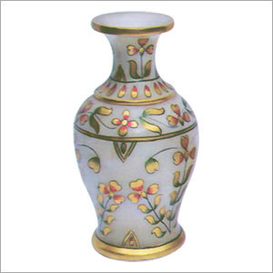 पेंटिंग और जड़ाई का काम