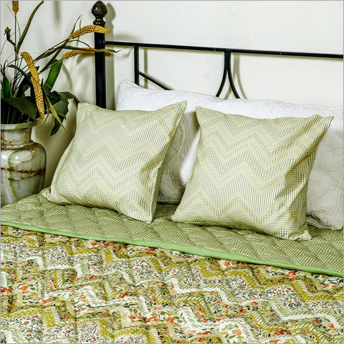 Printed Queen Quilt Set