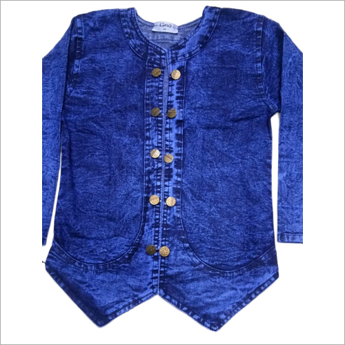 बटन बंद डेनिम जैकेट