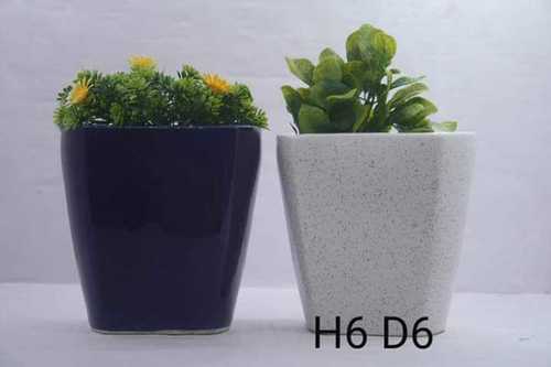 वी आकार का बर्तन