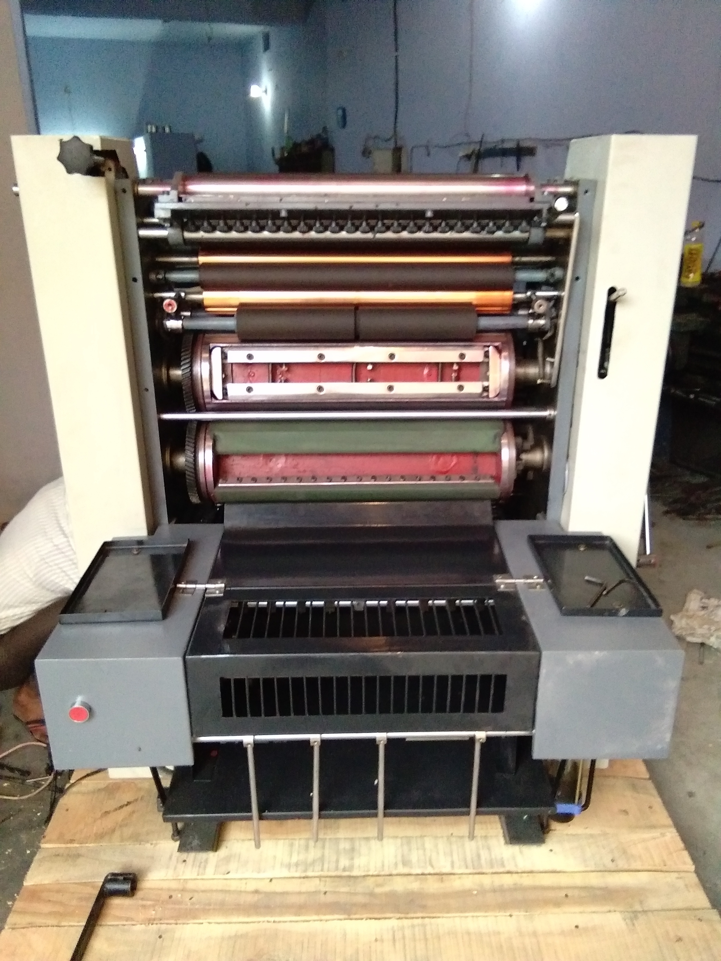 Super Solna Modal Printing Machine - Automatic Grade: Semi-automatic