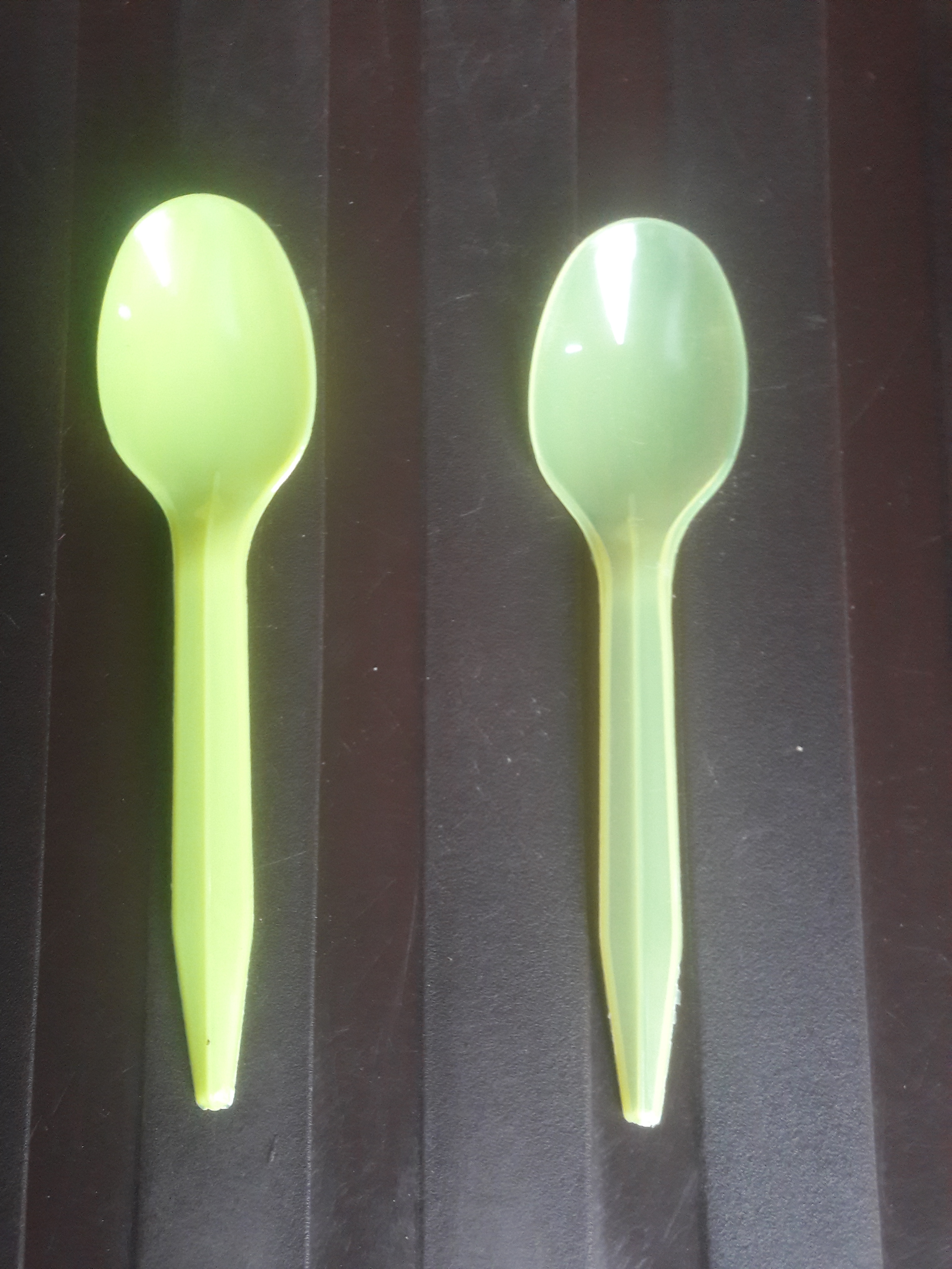 Disposable Plastic Spoon - Polypropylene, 4.5 Inches Light Green | 100 Count Bulk, Recyclable