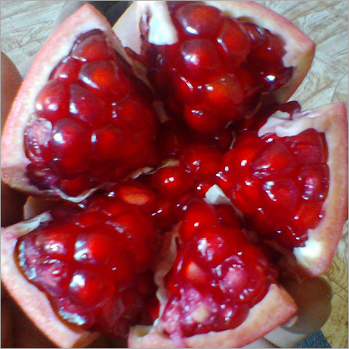 Fresh Pomegranate - Whole Fruit | Sweet Flavor, 15 Days Shelf Life, High Antioxidant Content, Grown With Organic Fertilizers, Anti-viral Properties