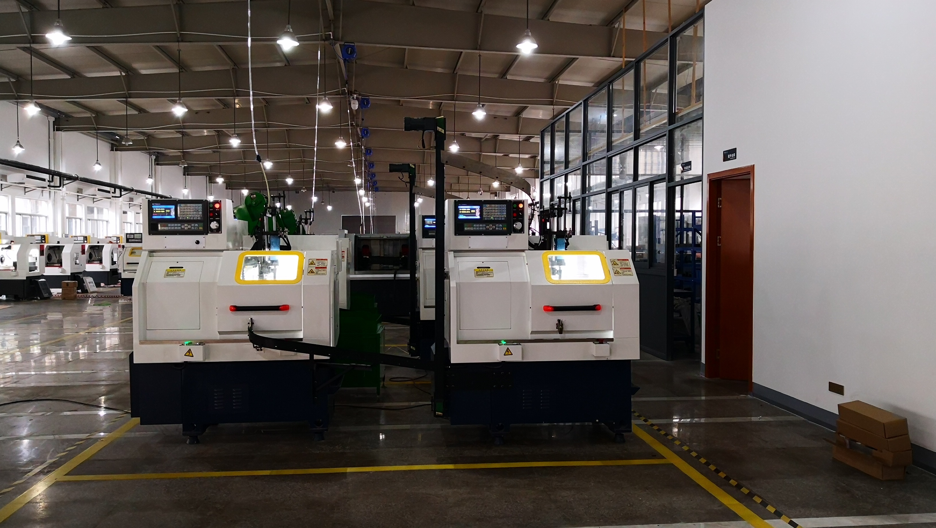 Conveyor Lifting Machine - Corrosion Resistant, 800x1200x2400 Mm , Automatic Operation, 200 Kg Weight, Easy Installation, Durable Performance