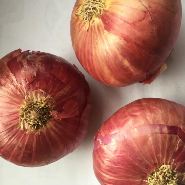 Red Onion - Moisture 2%, Shelf Life 6 Months | Raw, Rounded Shape, Various Packaging Sizes Available
