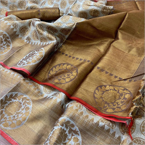 सभी रंगों की फैंसी सिल्क साड़ी में उपलब्ध