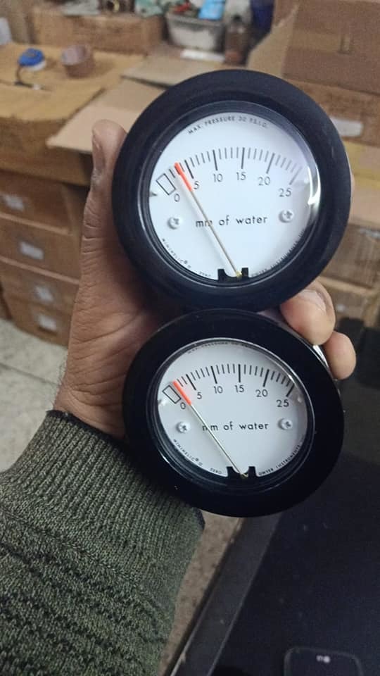 Dwyer Minihelic Ii Differential Pressure Gauge - 0-250 Pa Scale Range, Â±5% Accuracy At 70â°f (21.1â°c), 63 Mm Diameter, Lightweight Design At 6 Oz (170.1 G)