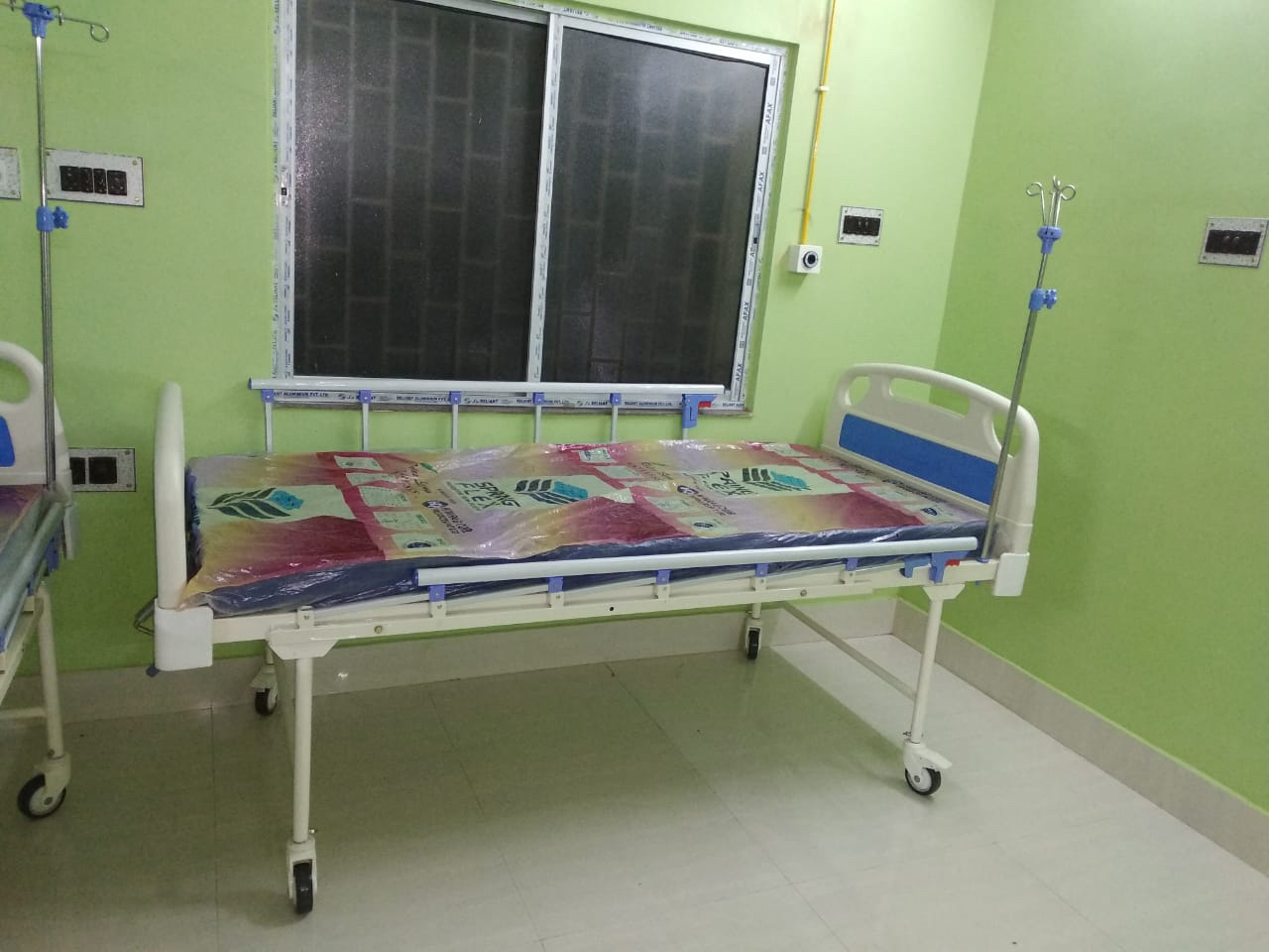 Hospital Bed - Stainless Steel, Wrought Iron Frame With One Rotating Wheel | Commercial Grade, Discount Pricing On Bulk Orders, Free Shipment, Movable Design