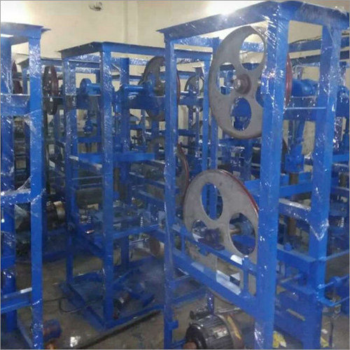 Paper Plate Machine - Steel Material, 1.5m x 1m x 2m Dimensions, 1.5 kW Power, 1000 RPM Speed, 1000 Plates/Hour Capacity, 500 kg Weight, 220V Voltage