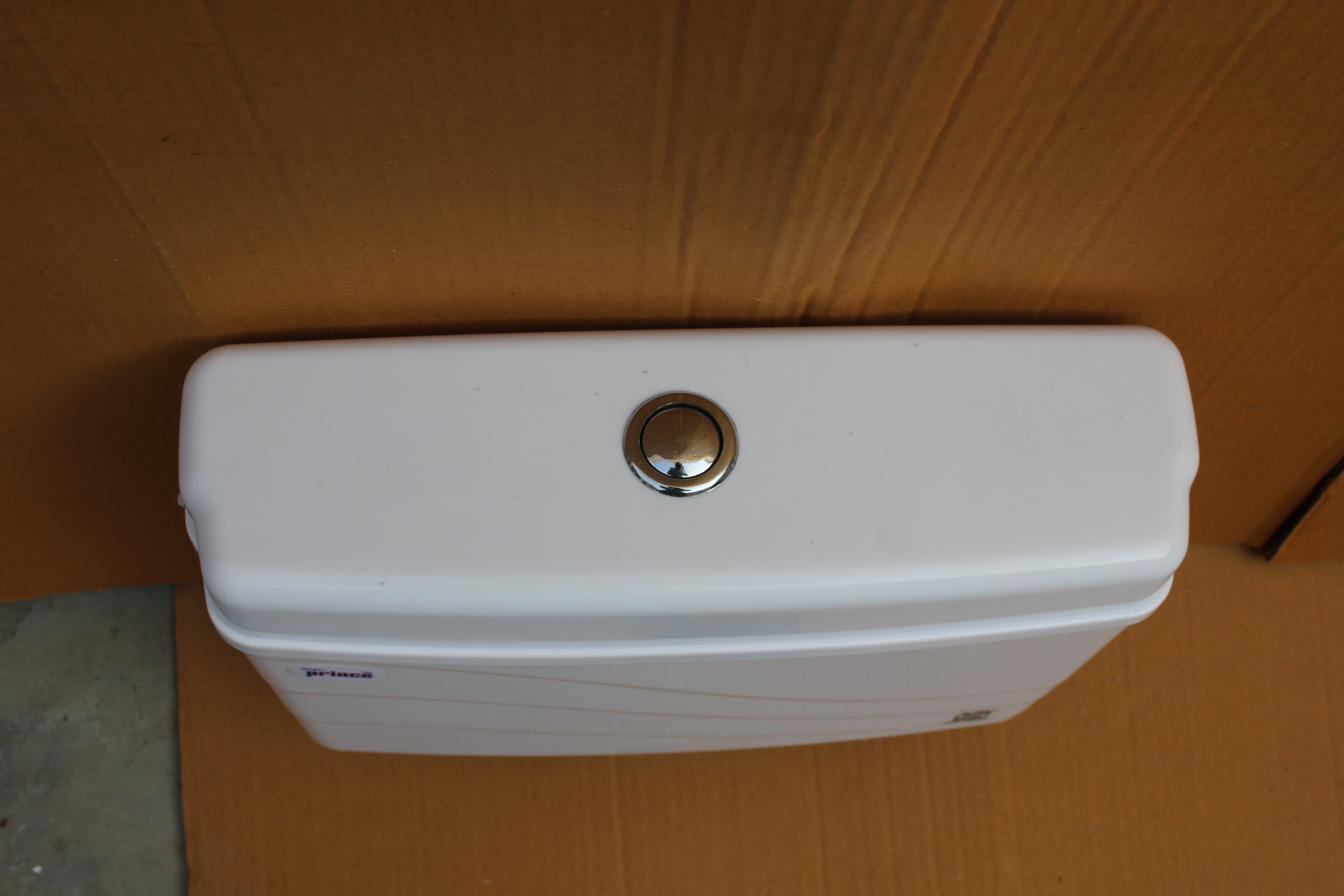 Centre Push Flush Tank