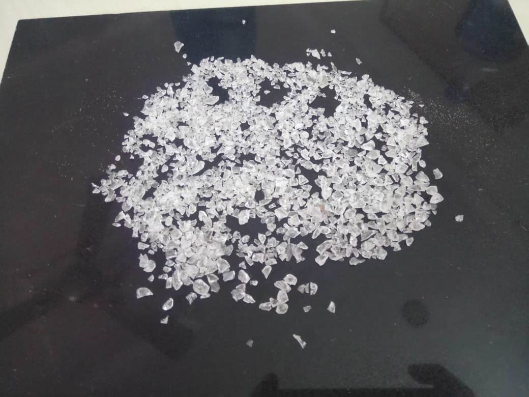 White Recycle Clear Crystal Glass Stone Crushed Chips Glass Chips With Supper Shine Grit Wsh Chips Special For Premium Quality Tiles And Flooring