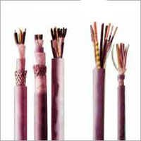 विशेषता केबल्स