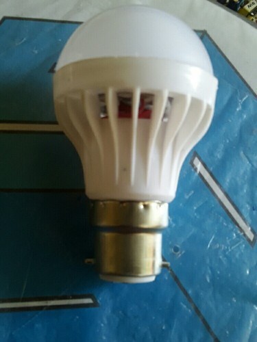 7w Fair Led Bulb - Polypropylene Body, Round Shape, B22 Base | Cool Daylight Color, 220-240 Volt Input, Scratch Resistive & Resilient Design