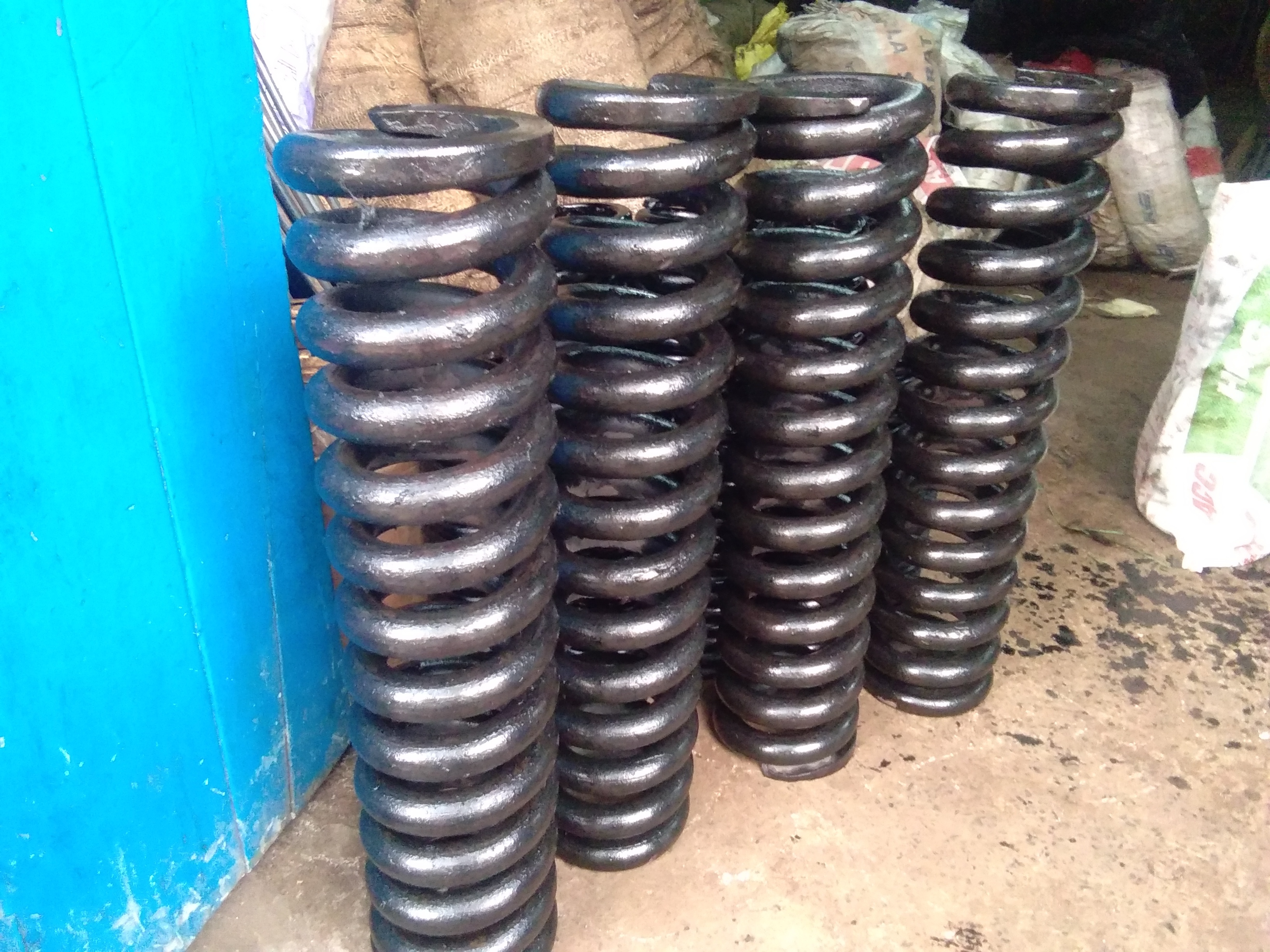 Crusher Spring - Color: Black/blue