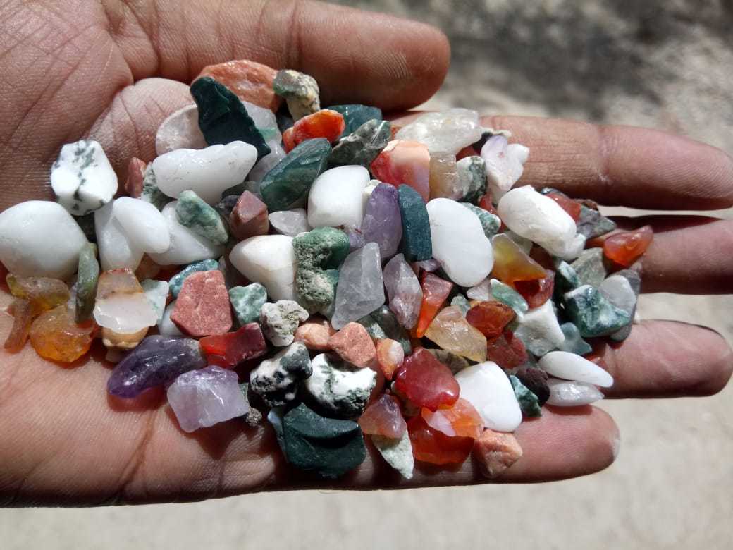 Natural Colorful White Red Green Pebble Stone / Agate Crushed Abd Marble Granite Gravel Chips For Aquarium Decor - Artificial Stone Type: Solid Surface