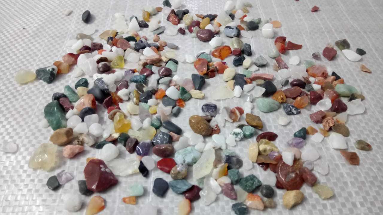 Natural Colorful White Red Green Pebble Stone / Agate Crushed Abd Marble Granite Gravel Chips For Aquarium Decor - Artificial Stone Type: Solid Surface
