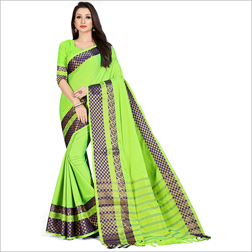 हरी और अलग-अलग रंगों में भी उपलब्ध कांजीवरम सिल्क साड़ी