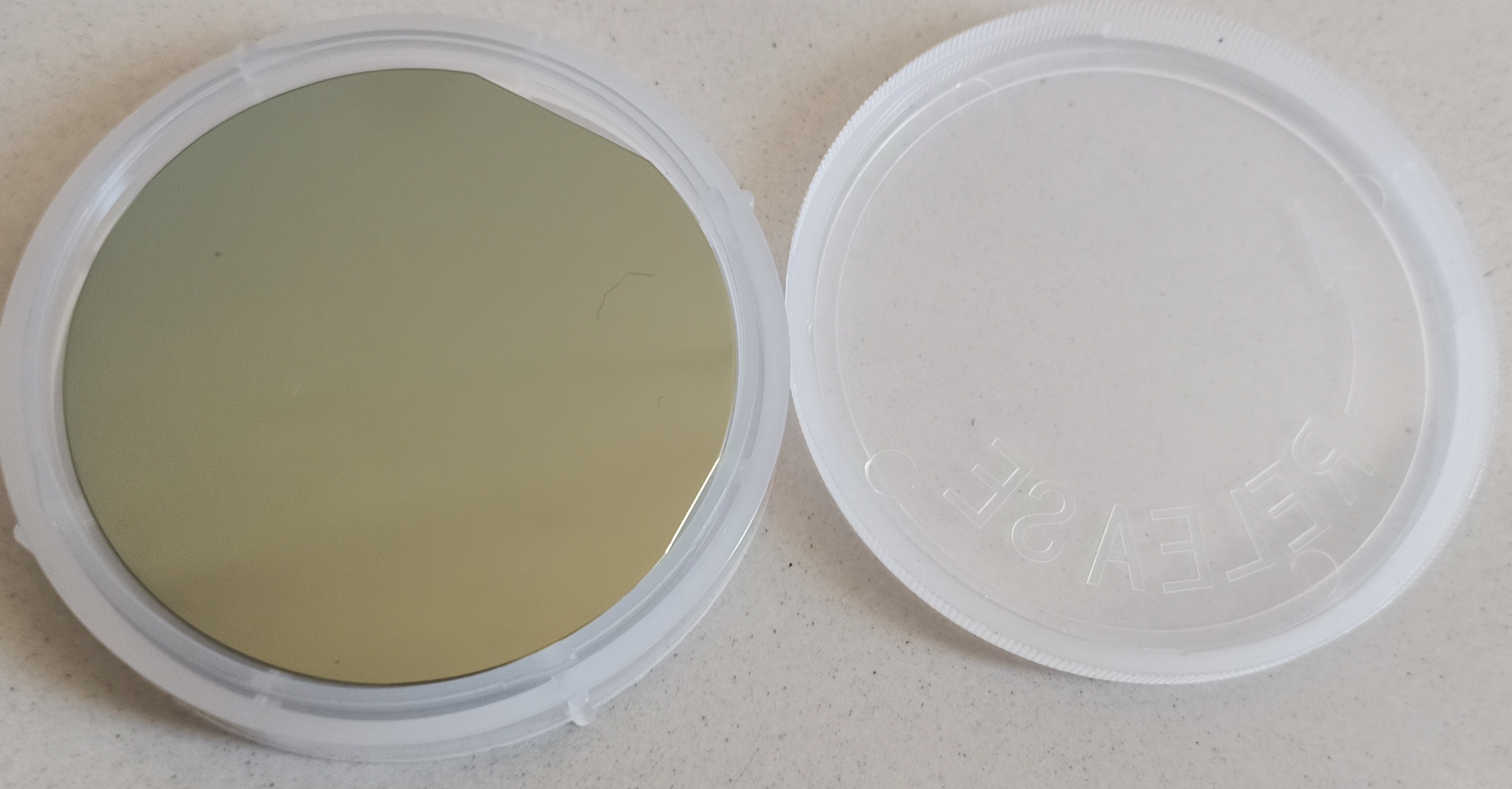 Green Shade Single Crystal Silicon / Silicon Oxide Wafer Diameter 2inch P-type