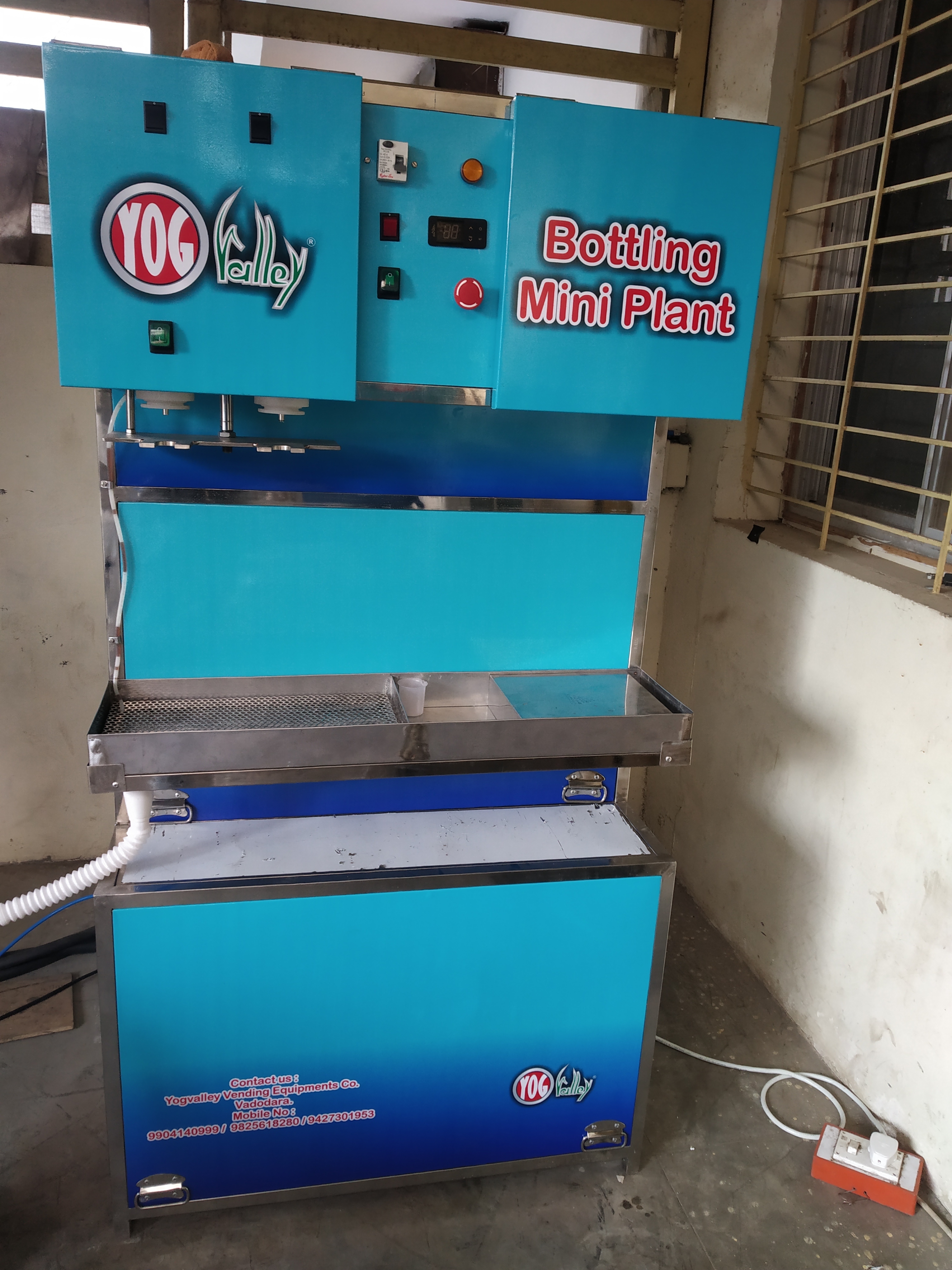 Semi-automatic Mini Csd Bottling Plant