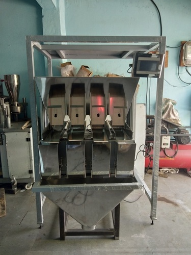Four Head Weigher Machine