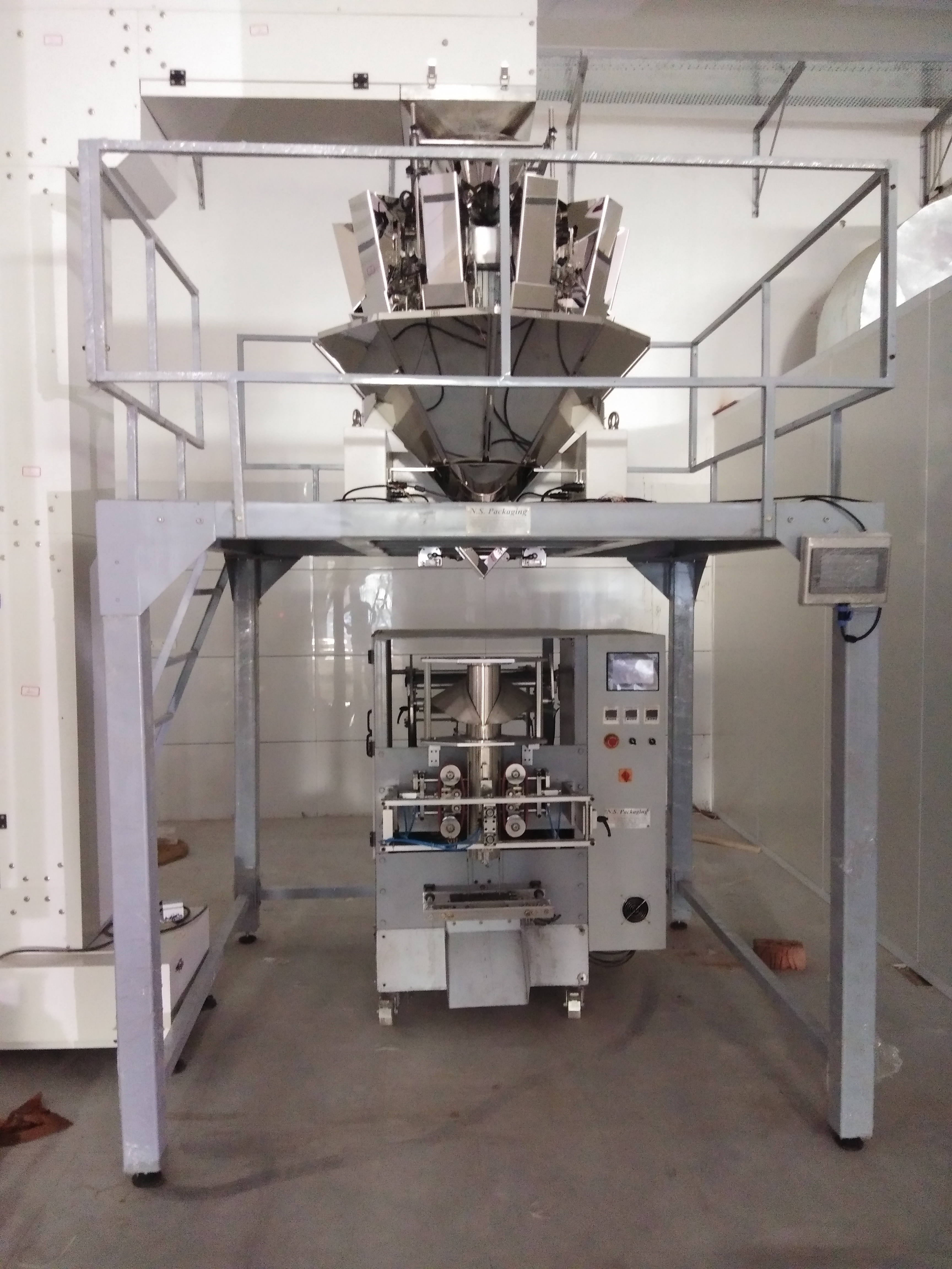 Automatic Vertical Form Fill Seal Machine Dimension(l*w*h): 8/6 Foot (Ft)