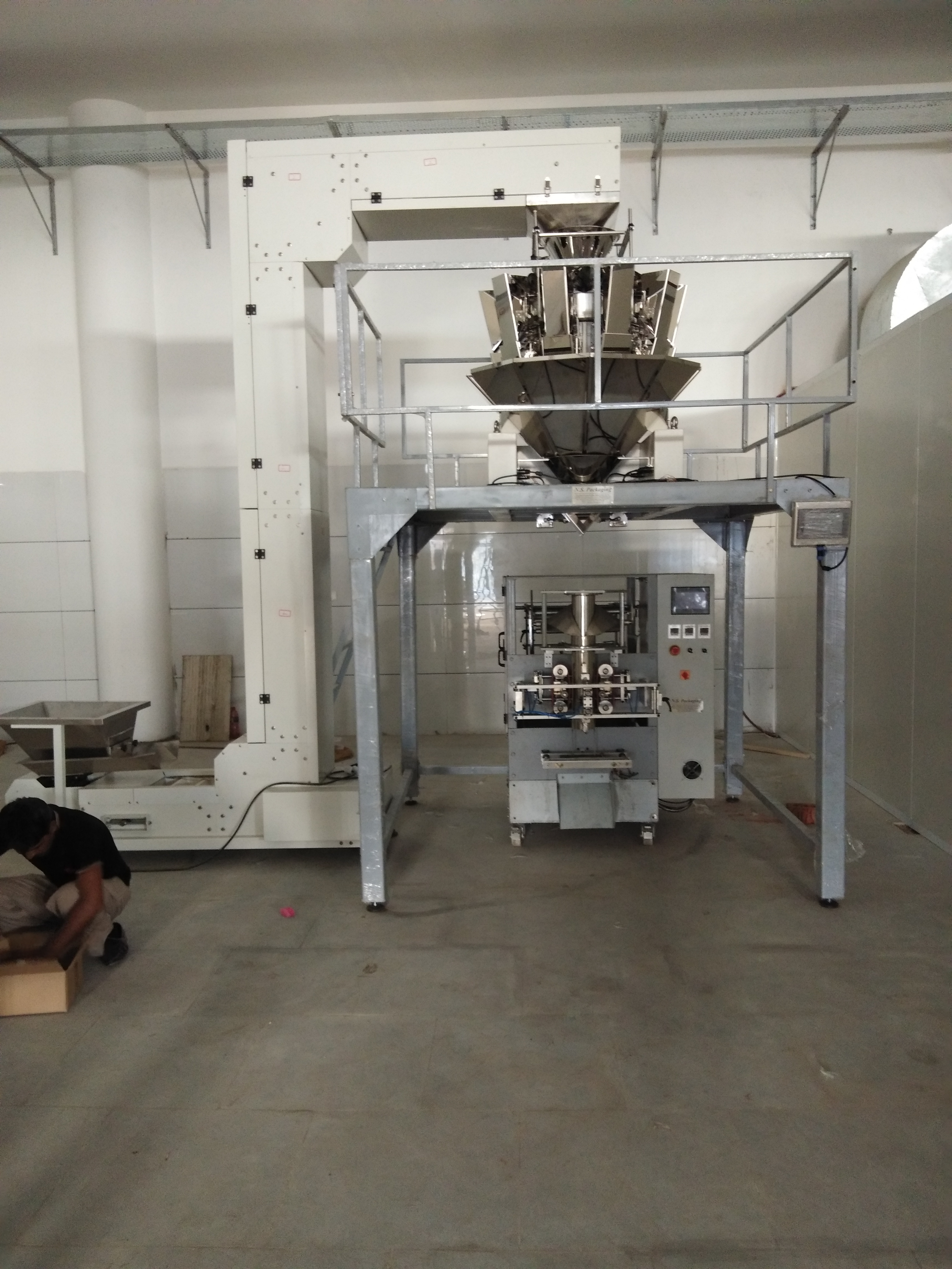 Automatic Vertical Form Fill Seal Machine Dimension(l*w*h): 8/6 Foot (Ft)