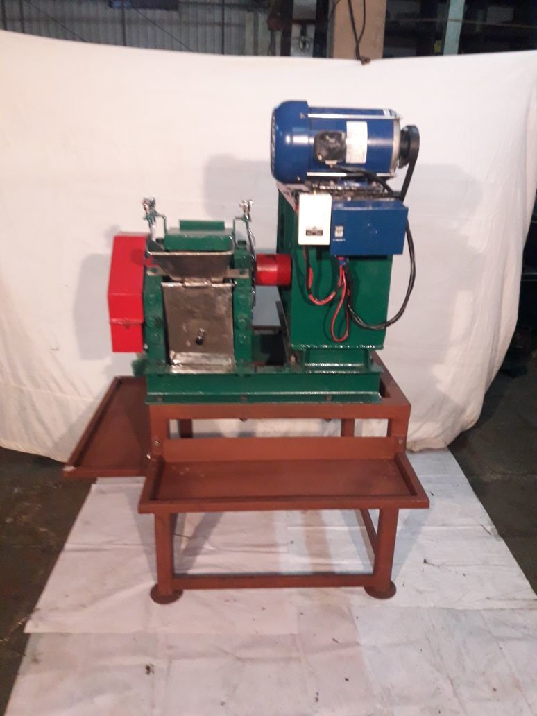 Raswanti Sugarcane Juicing Machine - Machine Type: 1