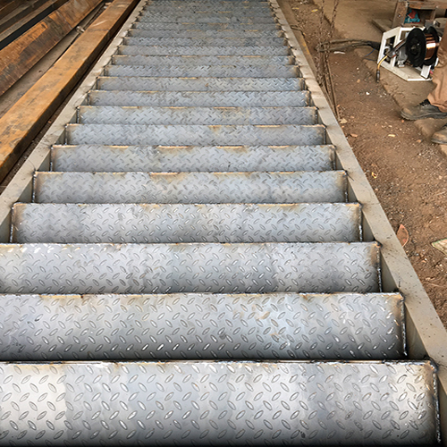 Ladder Dimension(L*W*H): 5000 X 1000 X 250 Millimeter (Mm)