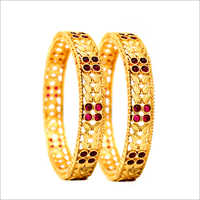 सोने की चूड़ियाँ बनाना लिंग: महिलाएं