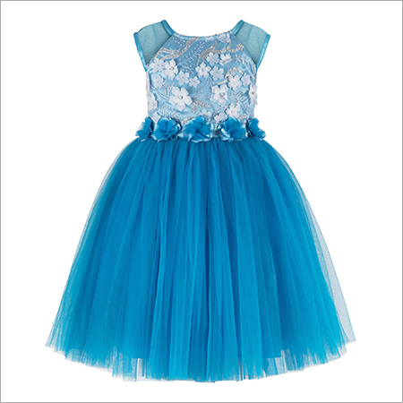 फ्लावर बीड एप्लिक स्काई ब्लू फ्रॉक आयु समूह: 2-12 वर्ष