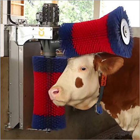 Rotating Cow Grooming Brush - Color: Green