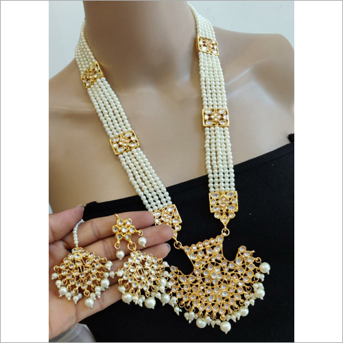 Fashionable  Artificial Jewellery Gender: Women