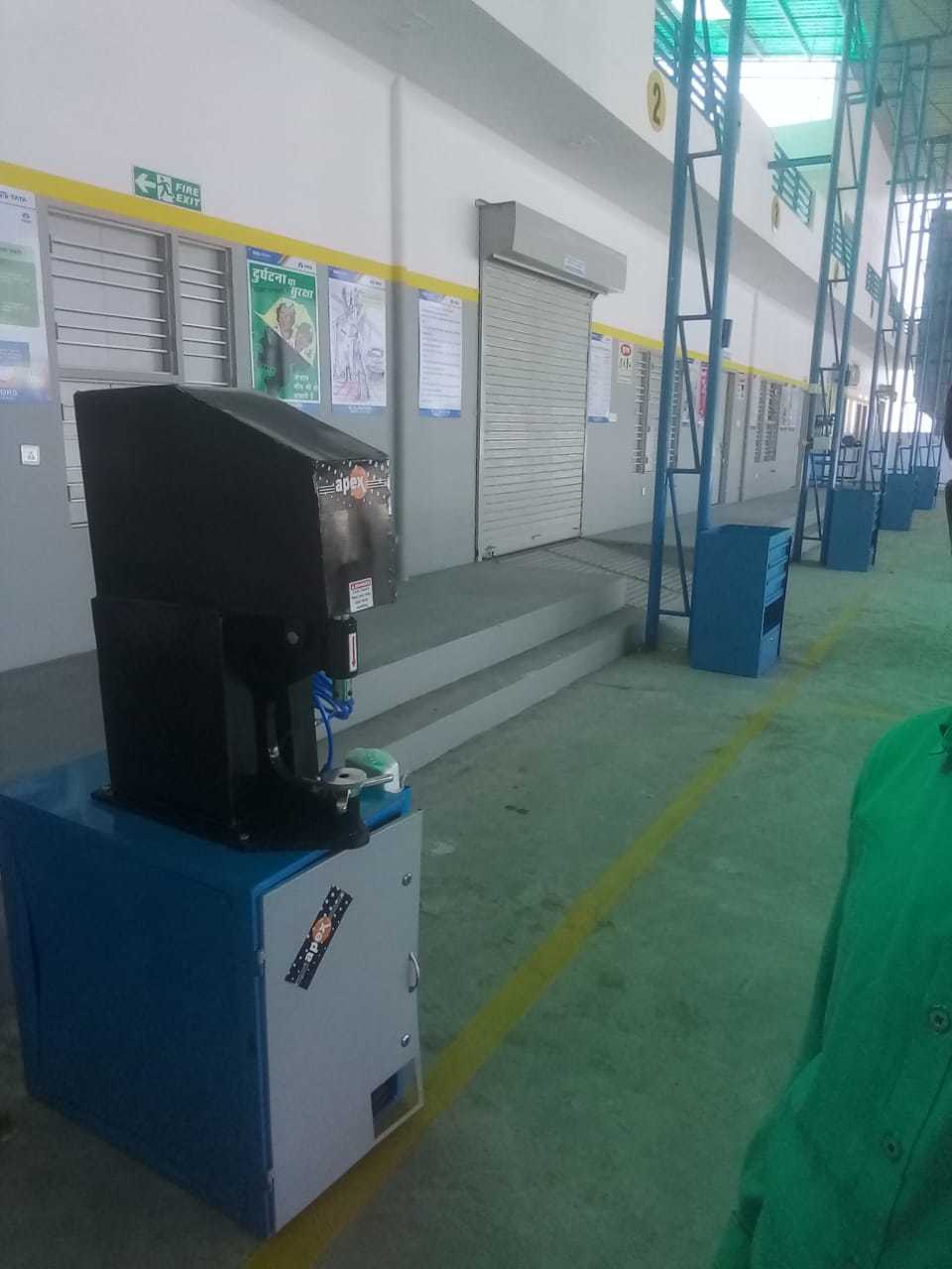 Brake Line Riveting Machine - Pneumatic Operation, 5mm To 12mm Rivet Size | Heavy Duty Cylinder, 4 Tool Sets, 1 Year Warranty