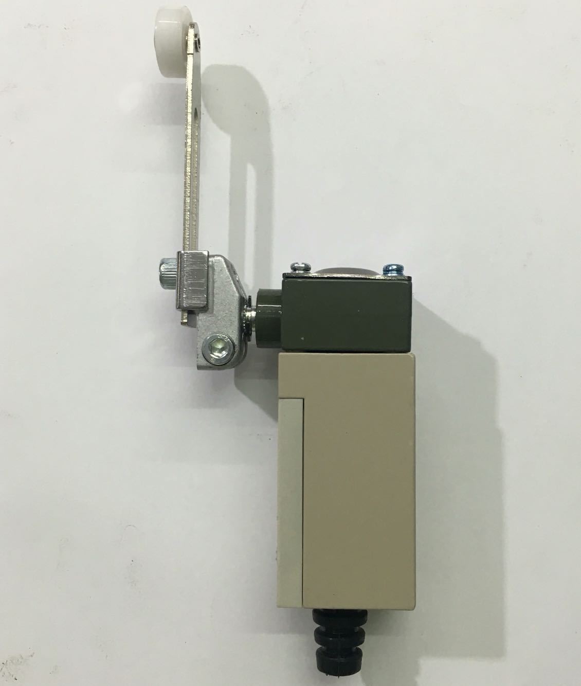 Omron Limi Voltage: 240 Volt (V)