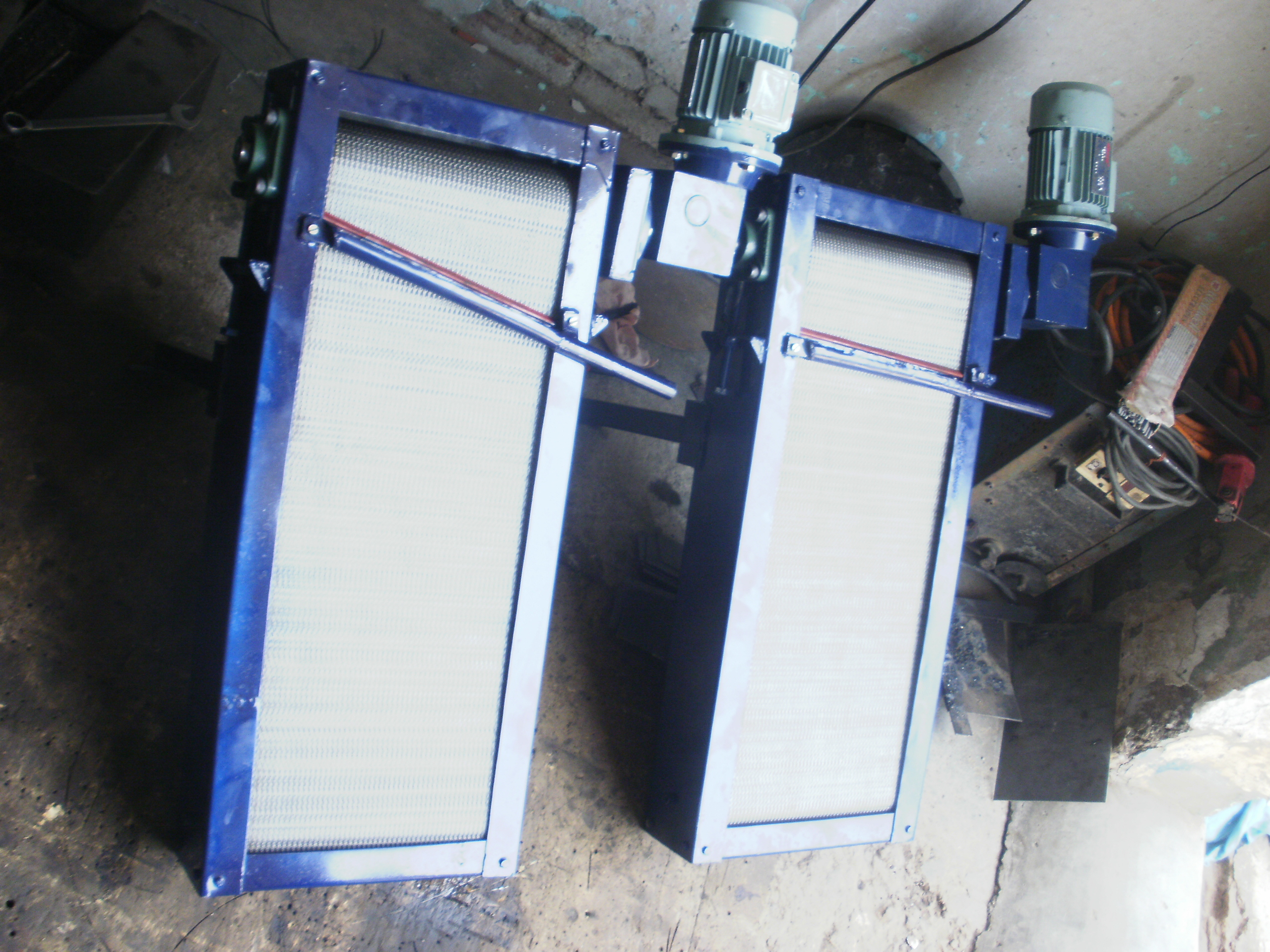 Oil Skimmer Capacity: 5-200 Kg/hr