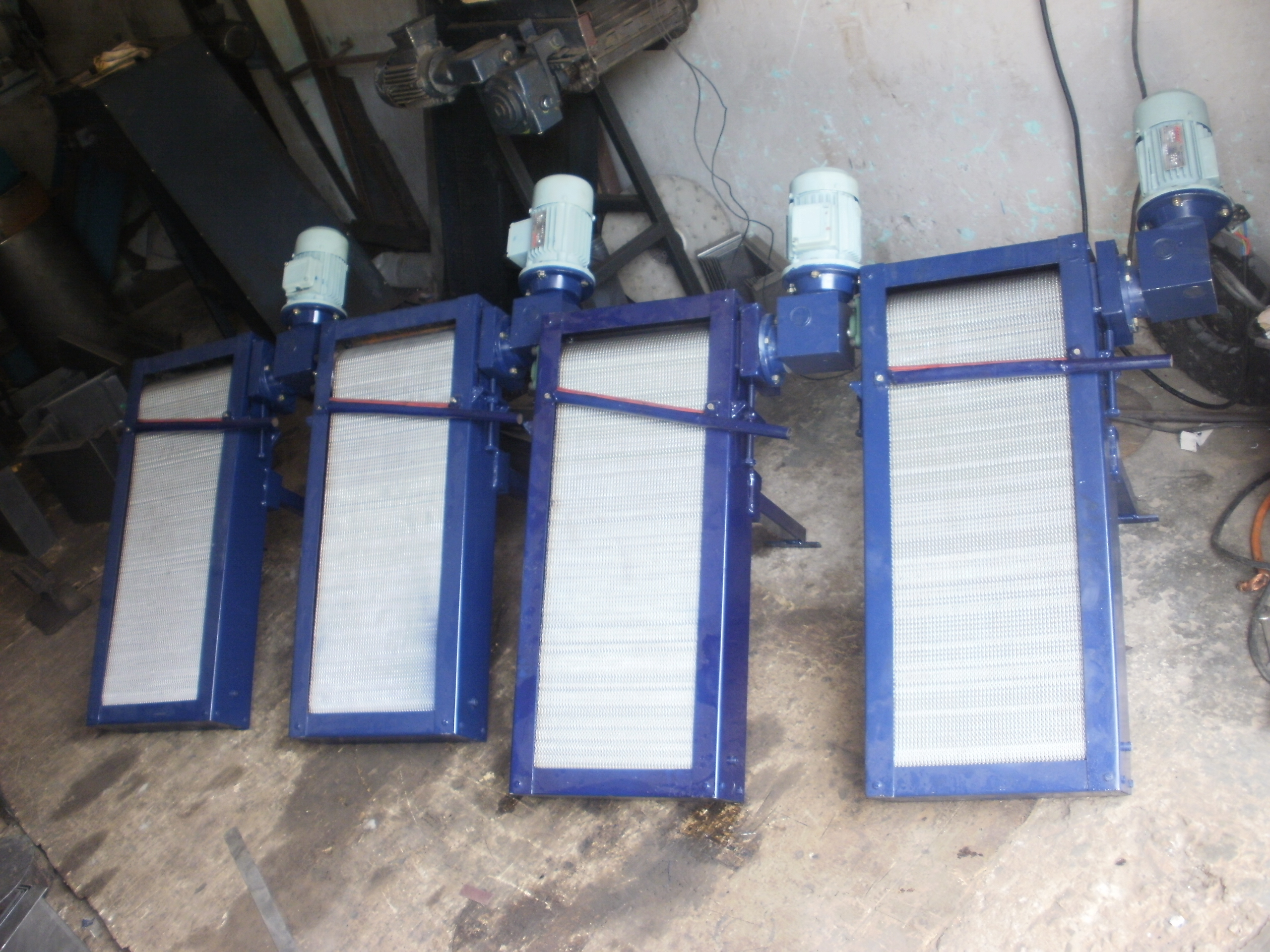 Oil Skimmer Capacity: 5-200 Kg/hr