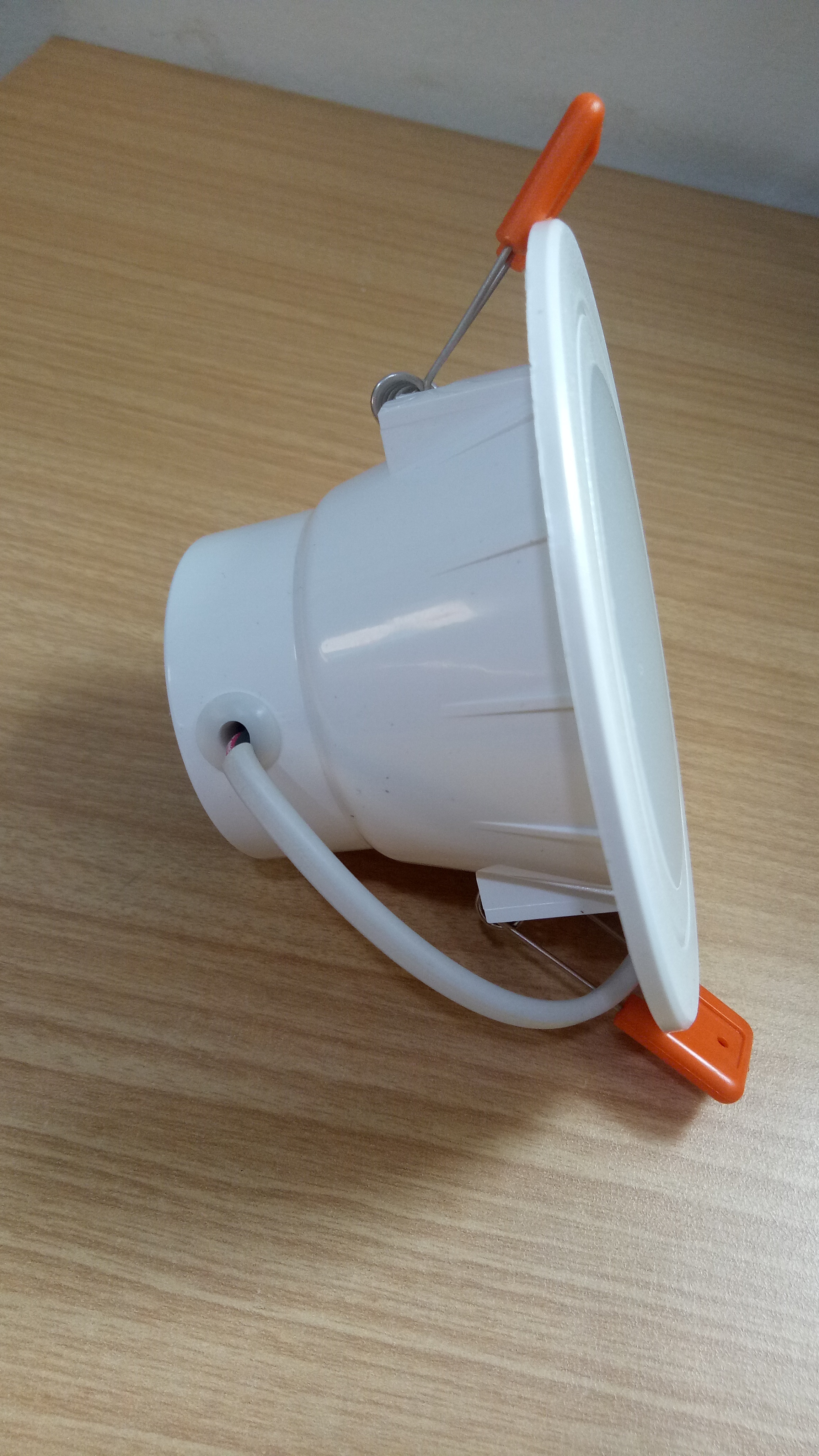 White Ivory- 7w-conceal