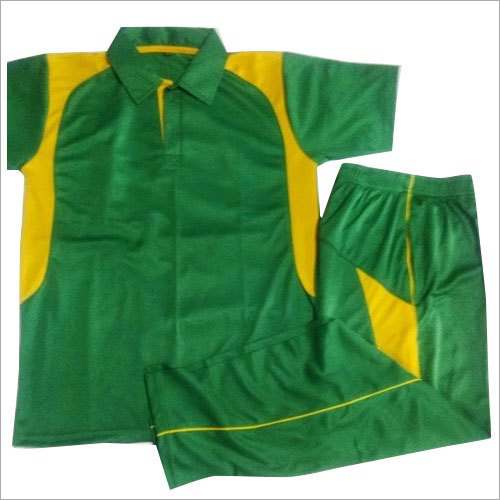 पुरुषों के लिए पॉलिएस्टर क्रिकेट सेट आयु समूह: वयस्क