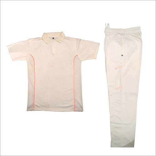 प्लेन व्हाइट क्रिकेट यूनिफ़ॉर्म आयु समूह: वयस्क