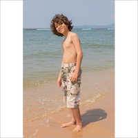 लड़कों के लिए फ्लोरल प्रिंटेड कैप्री