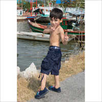 लड़कों के लिए स्टाइलिश कार्गो कैप्री