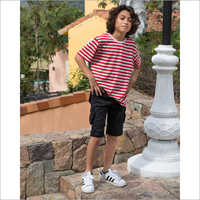 लड़कों के लिए ब्लैक कैप्री